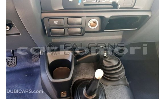 Acheter Import Voiture Toyota Land Cruiser Blanc à Import - Dubai, Grande Comore Acheter Import Voiture Toyota Land Cruiser Blanc à Import - Dubai, Grande Comore