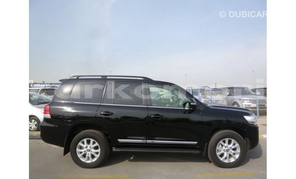 Acheter Import Voiture Toyota Land Cruiser Noir à Import - Dubai, Grande Comore Acheter Import Voiture Toyota Land Cruiser Noir à Import - Dubai, Grande Comore