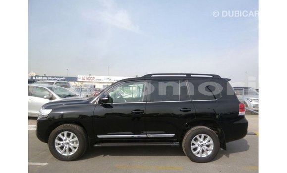 Acheter Import Voiture Toyota Land Cruiser Noir à Import - Dubai, Grande Comore Acheter Import Voiture Toyota Land Cruiser Noir à Import - Dubai, Grande Comore
