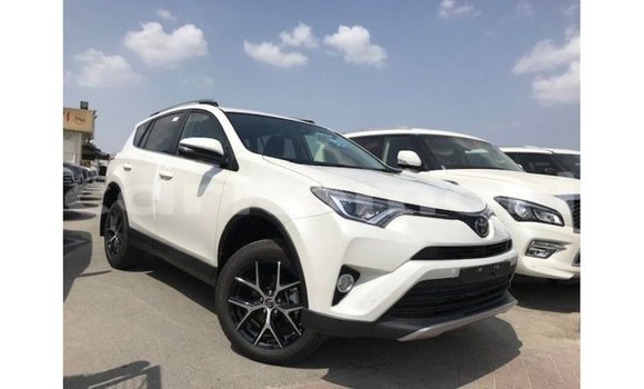 Buy Import Toyota 4Runner White Car in Import - Dubai in Great Comore Buy Import Toyota 4Runner White Car in Import - Dubai in Great Comore
