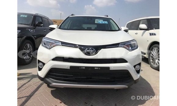 Buy Import Toyota 4Runner White Car in Import - Dubai in Great Comore Buy Import Toyota 4Runner White Car in Import - Dubai in Great Comore