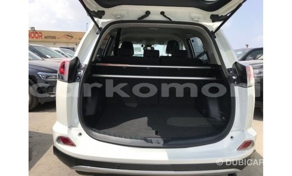 Buy Import Toyota 4Runner White Car in Import - Dubai in Great Comore Buy Import Toyota 4Runner White Car in Import - Dubai in Great Comore