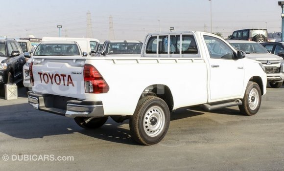 Acheter Import Voiture Toyota Hilux Blanc à Import - Dubai, Grande Comore Acheter Import Voiture Toyota Hilux Blanc à Import - Dubai, Grande Comore