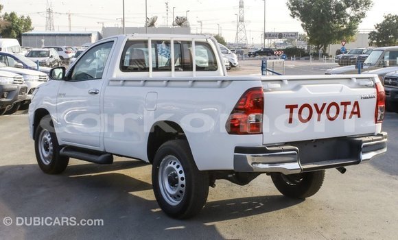Acheter Import Voiture Toyota Hilux Blanc à Import - Dubai, Grande Comore Acheter Import Voiture Toyota Hilux Blanc à Import - Dubai, Grande Comore