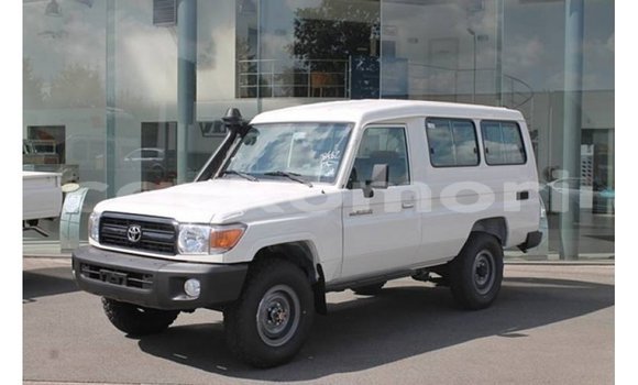 Buy Import Toyota Land Cruiser White Car in Import - Dubai in Great Comore Buy Import Toyota Land Cruiser White Car in Import - Dubai in Great Comore