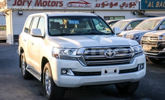 Acheter Import Voiture Toyota Land Cruiser Blanc à Import - Dubai, Grande Comore Acheter Import Voiture Toyota Land Cruiser Blanc à Import - Dubai, Grande Comore