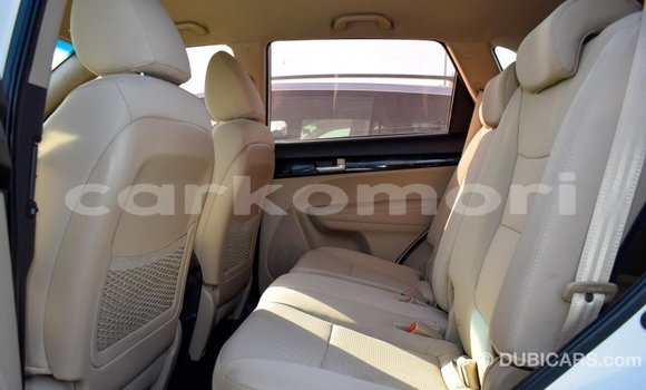 Acheter Import Voiture Kia Sorento Blanc à Import - Dubai, Grande Comore Acheter Import Voiture Kia Sorento Blanc à Import - Dubai, Grande Comore