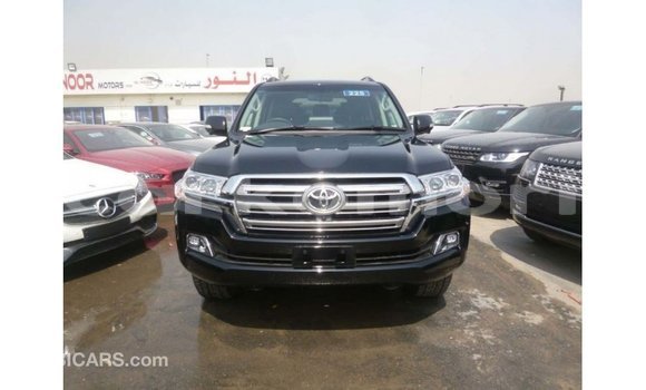 Acheter Import Voiture Toyota Land Cruiser Noir à Import - Dubai, Grande Comore Acheter Import Voiture Toyota Land Cruiser Noir à Import - Dubai, Grande Comore
