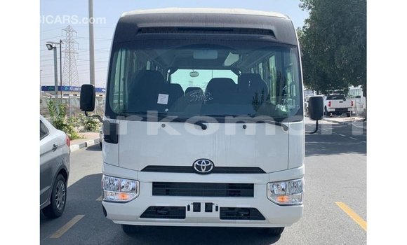 Acheter Import Voiture Toyota Coaster Blanc à Import - Dubai, Grande Comore Acheter Import Voiture Toyota Coaster Blanc à Import - Dubai, Grande Comore