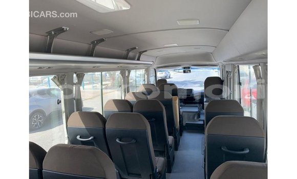 Acheter Import Voiture Toyota Coaster Blanc à Import - Dubai, Grande Comore Acheter Import Voiture Toyota Coaster Blanc à Import - Dubai, Grande Comore
