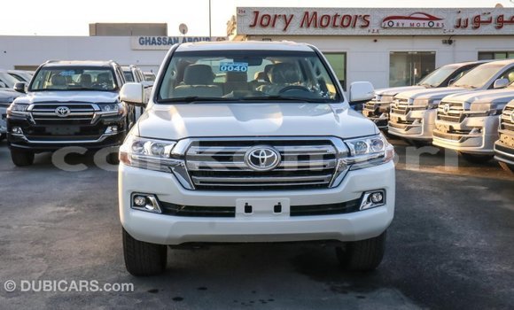 Acheter Import Voiture Toyota Land Cruiser Blanc à Import - Dubai, Grande Comore Acheter Import Voiture Toyota Land Cruiser Blanc à Import - Dubai, Grande Comore
