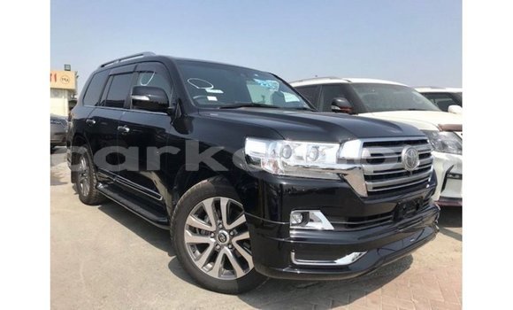 Buy Import Toyota Land Cruiser Black Car in Import - Dubai in Great Comore