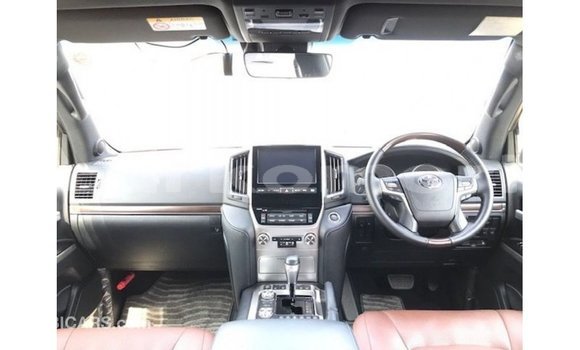 Acheter Import Voiture Toyota Land Cruiser Noir à Import - Dubai, Grande Comore Acheter Import Voiture Toyota Land Cruiser Noir à Import - Dubai, Grande Comore