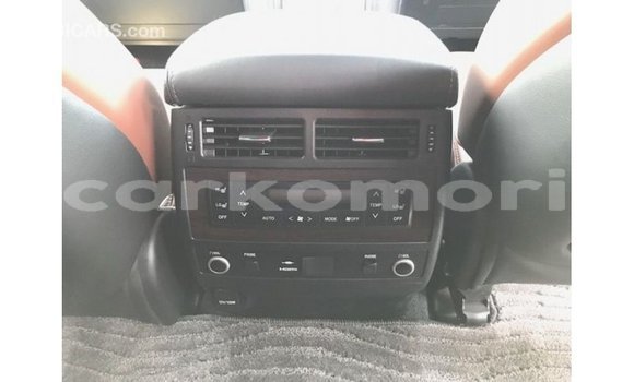 Acheter Import Voiture Toyota Land Cruiser Noir à Import - Dubai, Grande Comore Acheter Import Voiture Toyota Land Cruiser Noir à Import - Dubai, Grande Comore