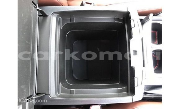 Acheter Import Voiture Toyota Land Cruiser Noir à Import - Dubai, Grande Comore Acheter Import Voiture Toyota Land Cruiser Noir à Import - Dubai, Grande Comore