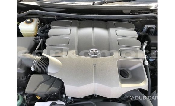 Acheter Import Voiture Toyota Land Cruiser Noir à Import - Dubai, Grande Comore Acheter Import Voiture Toyota Land Cruiser Noir à Import - Dubai, Grande Comore