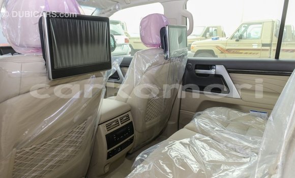 Acheter Import Voiture Toyota Land Cruiser Noir à Import - Dubai, Grande Comore Acheter Import Voiture Toyota Land Cruiser Noir à Import - Dubai, Grande Comore