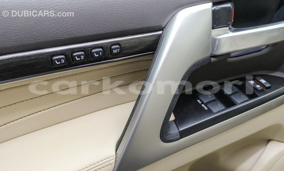 Acheter Import Voiture Toyota Land Cruiser Noir à Import - Dubai, Grande Comore Acheter Import Voiture Toyota Land Cruiser Noir à Import - Dubai, Grande Comore