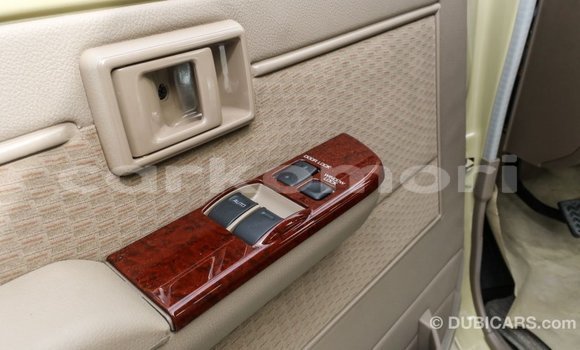 Acheter Import Voiture Toyota Land Cruiser Beige à Import - Dubai, Grande Comore Acheter Import Voiture Toyota Land Cruiser Beige à Import - Dubai, Grande Comore