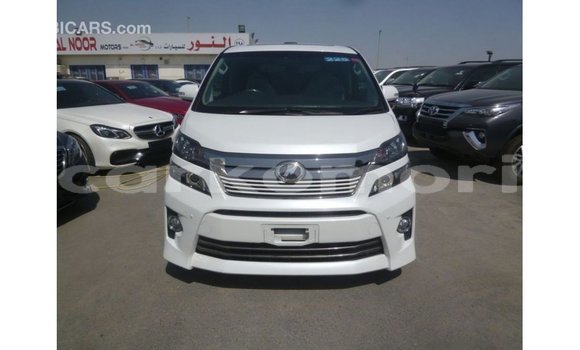 Acheter Import Voiture Toyota Vellfire Blanc à Import - Dubai, Grande Comore Acheter Import Voiture Toyota Vellfire Blanc à Import - Dubai, Grande Comore
