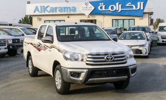 Acheter Import Voiture Toyota Hilux Blanc à Import - Dubai, Grande Comore Acheter Import Voiture Toyota Hilux Blanc à Import - Dubai, Grande Comore