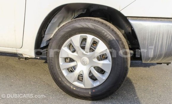 Acheter Import Voiture Toyota Hilux Blanc à Import - Dubai, Grande Comore Acheter Import Voiture Toyota Hilux Blanc à Import - Dubai, Grande Comore