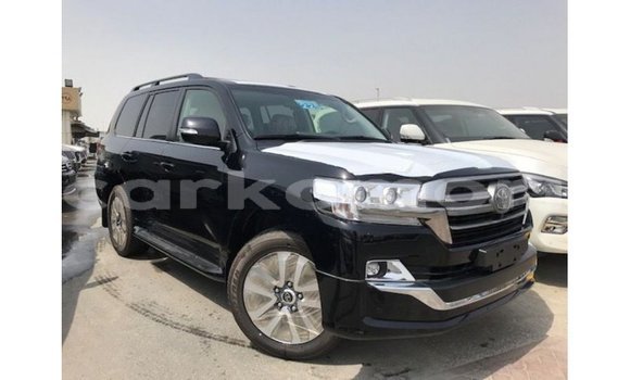 Acheter Import Voiture Toyota Land Cruiser Noir à Import - Dubai, Grande Comore Acheter Import Voiture Toyota Land Cruiser Noir à Import - Dubai, Grande Comore