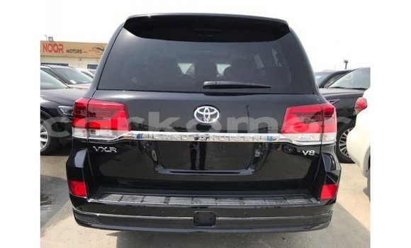 Acheter Import Voiture Toyota Land Cruiser Noir à Import - Dubai, Grande Comore Acheter Import Voiture Toyota Land Cruiser Noir à Import - Dubai, Grande Comore
