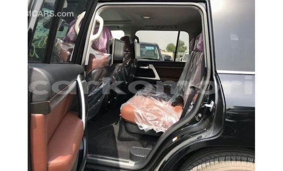 Acheter Import Voiture Toyota Land Cruiser Noir à Import - Dubai, Grande Comore Acheter Import Voiture Toyota Land Cruiser Noir à Import - Dubai, Grande Comore