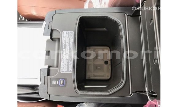 Acheter Import Voiture Toyota Land Cruiser Noir à Import - Dubai, Grande Comore Acheter Import Voiture Toyota Land Cruiser Noir à Import - Dubai, Grande Comore