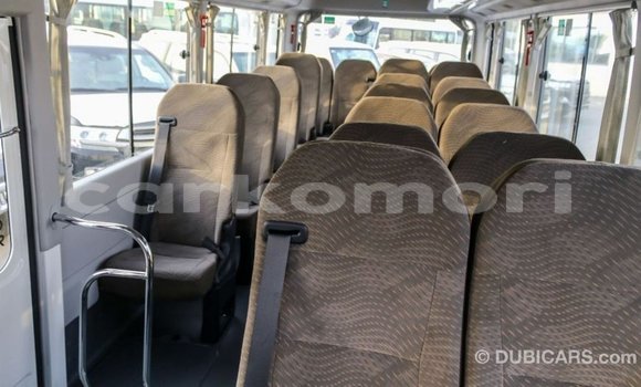 Acheter Import Voiture Toyota Coaster Blanc à Import - Dubai, Grande Comore Acheter Import Voiture Toyota Coaster Blanc à Import - Dubai, Grande Comore