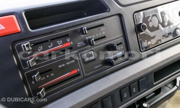 Acheter Import Voiture Toyota Coaster Blanc à Import - Dubai, Grande Comore Acheter Import Voiture Toyota Coaster Blanc à Import - Dubai, Grande Comore