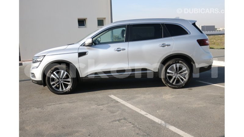 Big with watermark renault 4 grande comore import dubai 2434