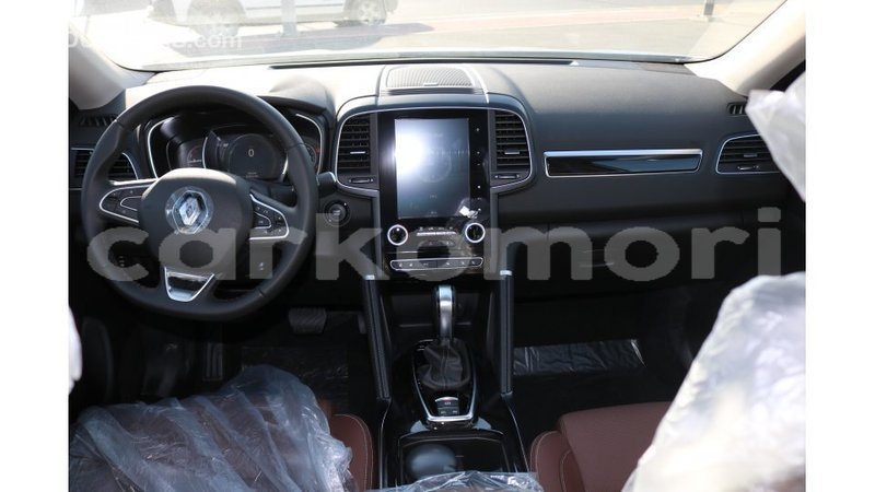 Big with watermark renault 4 grande comore import dubai 2434