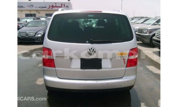 Acheter Import Voiture Volkswagen Touran Autre à Import - Dubai, Grande Comore Acheter Import Voiture Volkswagen Touran Autre à Import - Dubai, Grande Comore