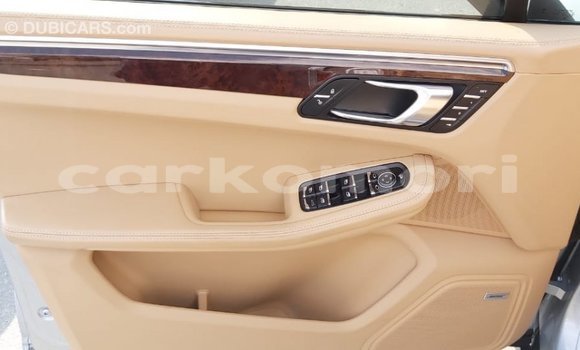 Acheter Import Voiture Porsche Macan Autre à Import - Dubai, Grande Comore Acheter Import Voiture Porsche Macan Autre à Import - Dubai, Grande Comore