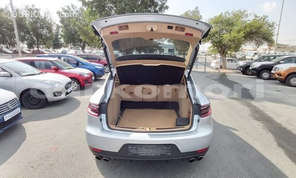 Acheter Import Voiture Porsche Macan Autre à Import - Dubai, Grande Comore Acheter Import Voiture Porsche Macan Autre à Import - Dubai, Grande Comore