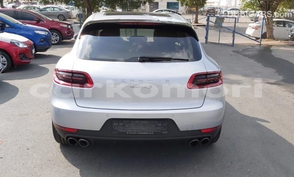 Acheter Import Voiture Porsche Macan Autre à Import - Dubai, Grande Comore Acheter Import Voiture Porsche Macan Autre à Import - Dubai, Grande Comore