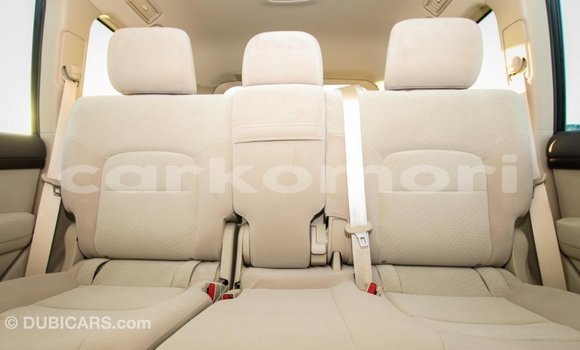 Acheter Import Voiture Toyota Land Cruiser Blanc à Import - Dubai, Grande Comore Acheter Import Voiture Toyota Land Cruiser Blanc à Import - Dubai, Grande Comore
