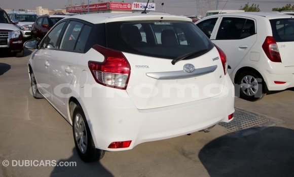 Acheter Import Voiture Toyota Yaris Blanc à Import - Dubai, Grande Comore Acheter Import Voiture Toyota Yaris Blanc à Import - Dubai, Grande Comore