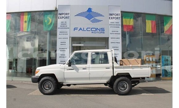 Buy Import Toyota Land Cruiser White Car in Import - Dubai in Great Comore Buy Import Toyota Land Cruiser White Car in Import - Dubai in Great Comore