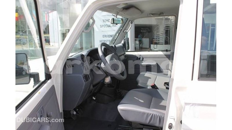 Big with watermark toyota land cruiser grande comore import dubai 2447