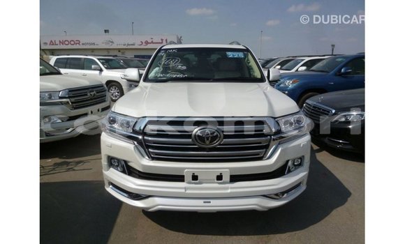 Buy Import Toyota Land Cruiser White Car in Import - Dubai in Great Comore Buy Import Toyota Land Cruiser White Car in Import - Dubai in Great Comore