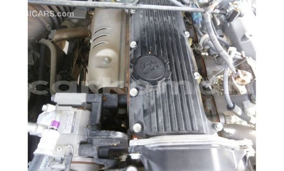 Acheter Import Voiture Toyota Land Cruiser Blanc à Import - Dubai, Grande Comore Acheter Import Voiture Toyota Land Cruiser Blanc à Import - Dubai, Grande Comore