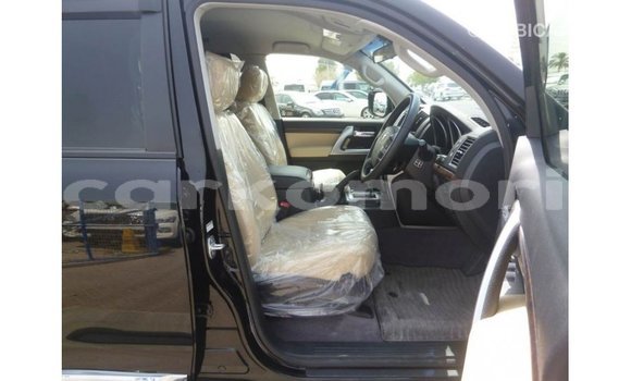 Buy Import Toyota Land Cruiser Black Car in Import - Dubai in Great Comore Buy Import Toyota Land Cruiser Black Car in Import - Dubai in Great Comore