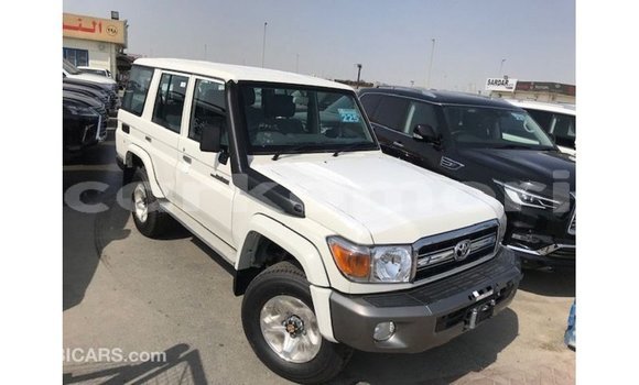 Buy Import Toyota Land Cruiser White Car in Import - Dubai in Great Comore Buy Import Toyota Land Cruiser White Car in Import - Dubai in Great Comore