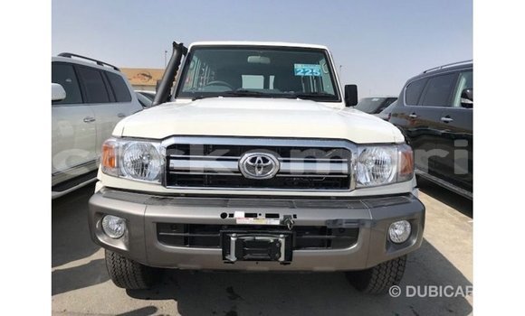 Buy Import Toyota Land Cruiser White Car in Import - Dubai in Great Comore Buy Import Toyota Land Cruiser White Car in Import - Dubai in Great Comore