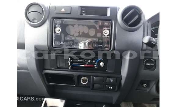 Buy Import Toyota Land Cruiser White Car in Import - Dubai in Great Comore Buy Import Toyota Land Cruiser White Car in Import - Dubai in Great Comore