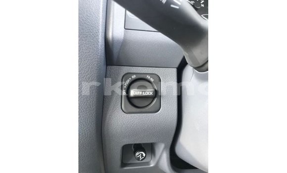 Buy Import Toyota Land Cruiser White Car in Import - Dubai in Great Comore Buy Import Toyota Land Cruiser White Car in Import - Dubai in Great Comore