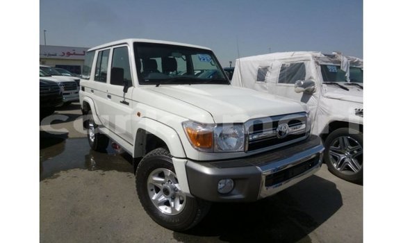 Buy Import Toyota Land Cruiser White Car in Import - Dubai in Great Comore Buy Import Toyota Land Cruiser White Car in Import - Dubai in Great Comore